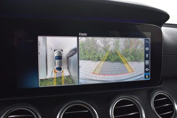 Mercedes-Benz Třídy E E300d AMG*Kamera 360°Burmester - 15