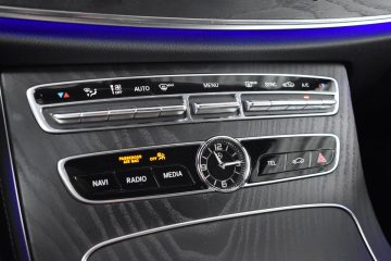 Mercedes-Benz Třídy E E300d AMG*Kamera 360°Burmester - 19