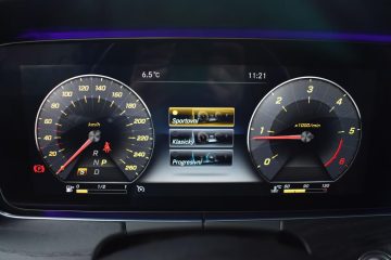Mercedes-Benz Třídy E E300d AMG*Kamera 360°Burmester - 25