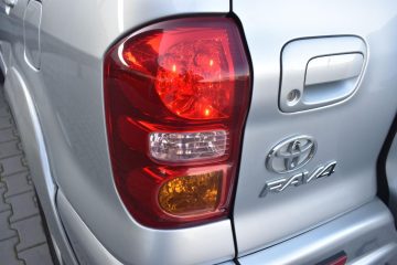 Toyota RAV4 2.0D-4D*85kW*TAŽNÉ*PO STK* - 24