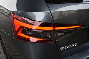 Škoda Superb SportLine 2.0TDi 4x4*DSG*TAŽNÉ - 34